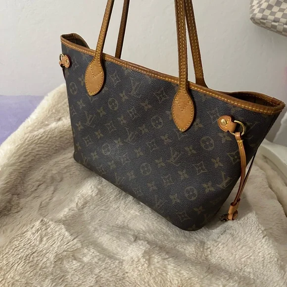 Louis Vuitton Monogram Brown Tote Bag - Picture 4 of 10